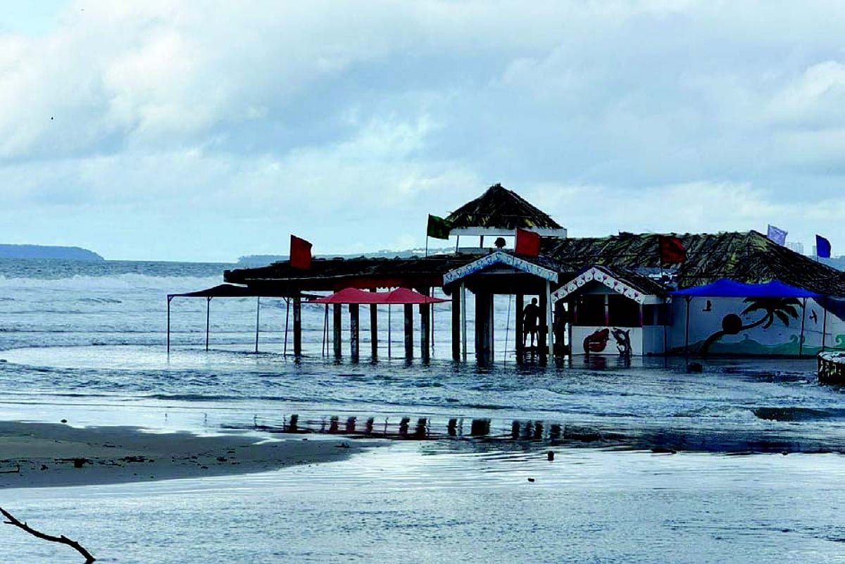 Sea Water Inundates Majorda Shack, Raises Questions About Coastal Safety
