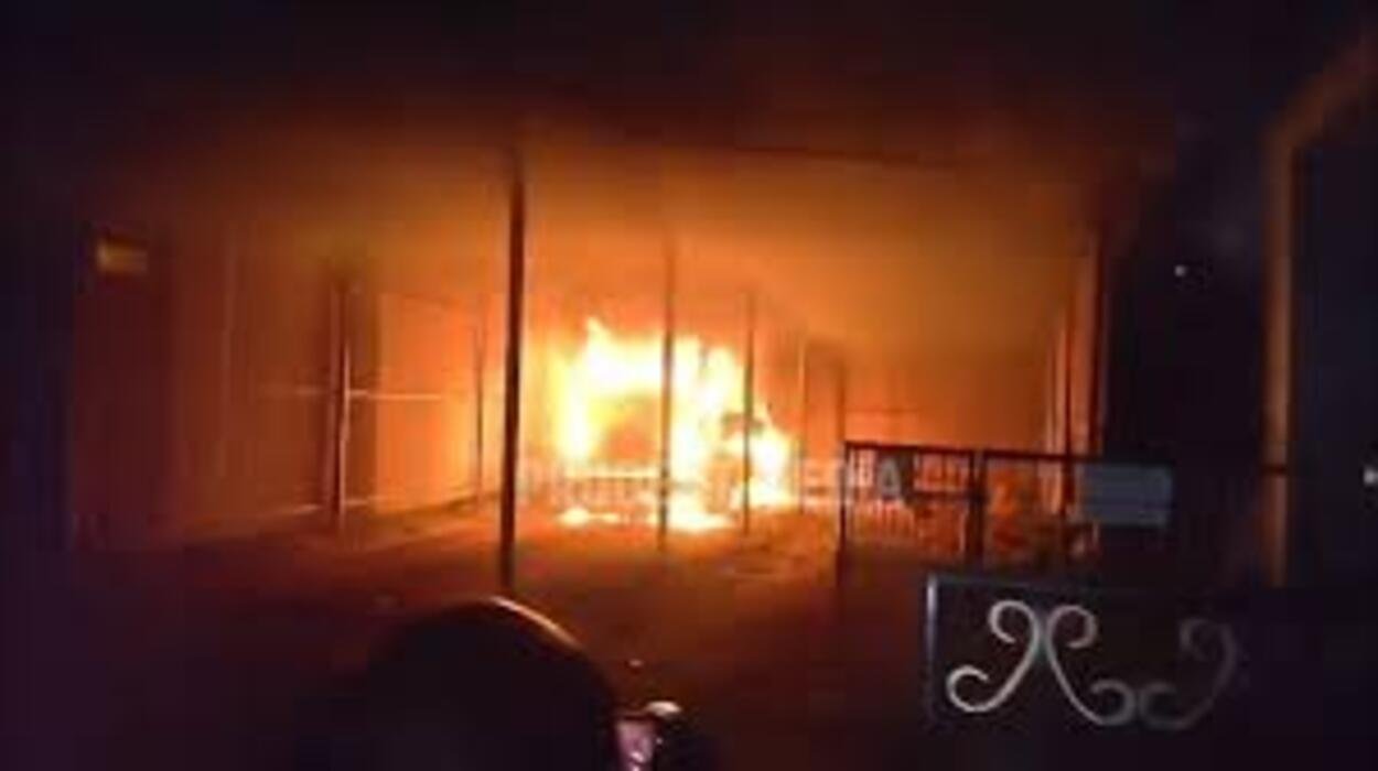 School Bus Gutted in Fire at Canacona School Premises, Short Circuit Suspected